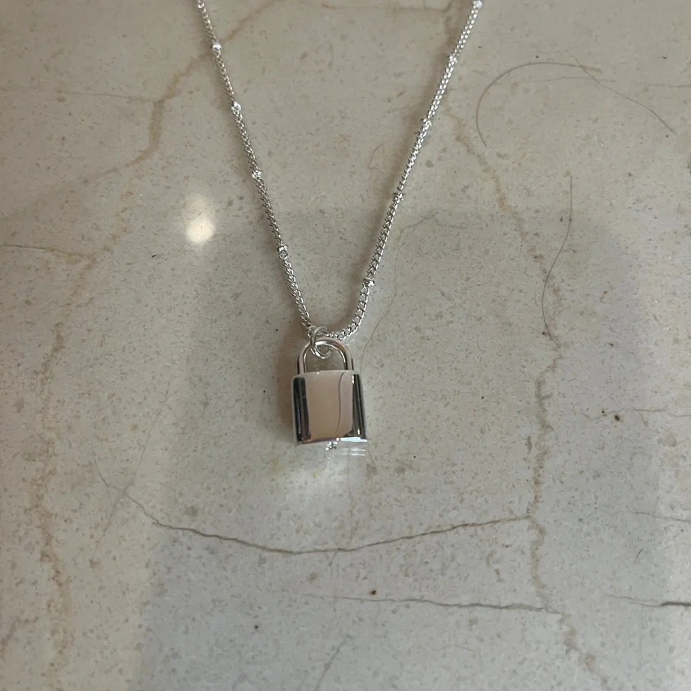 Elegant Silver Necklace - Picture 3 of 5